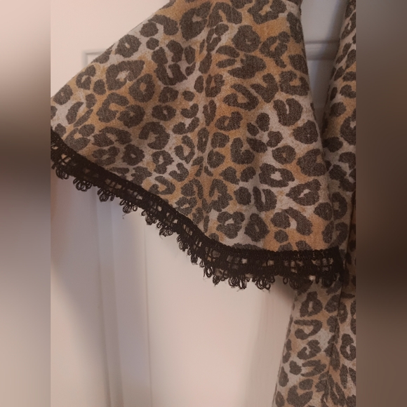 Bonnie Jean animal print girls dress size 6x/7 with matching necklace - Picture 3 of 6